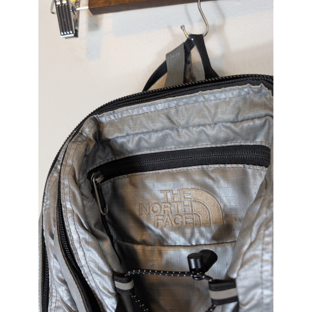 North Face Borealis Backpack Silver Black Ripstop Hiking Daypack Mens LOOK - Picture 4 of 11